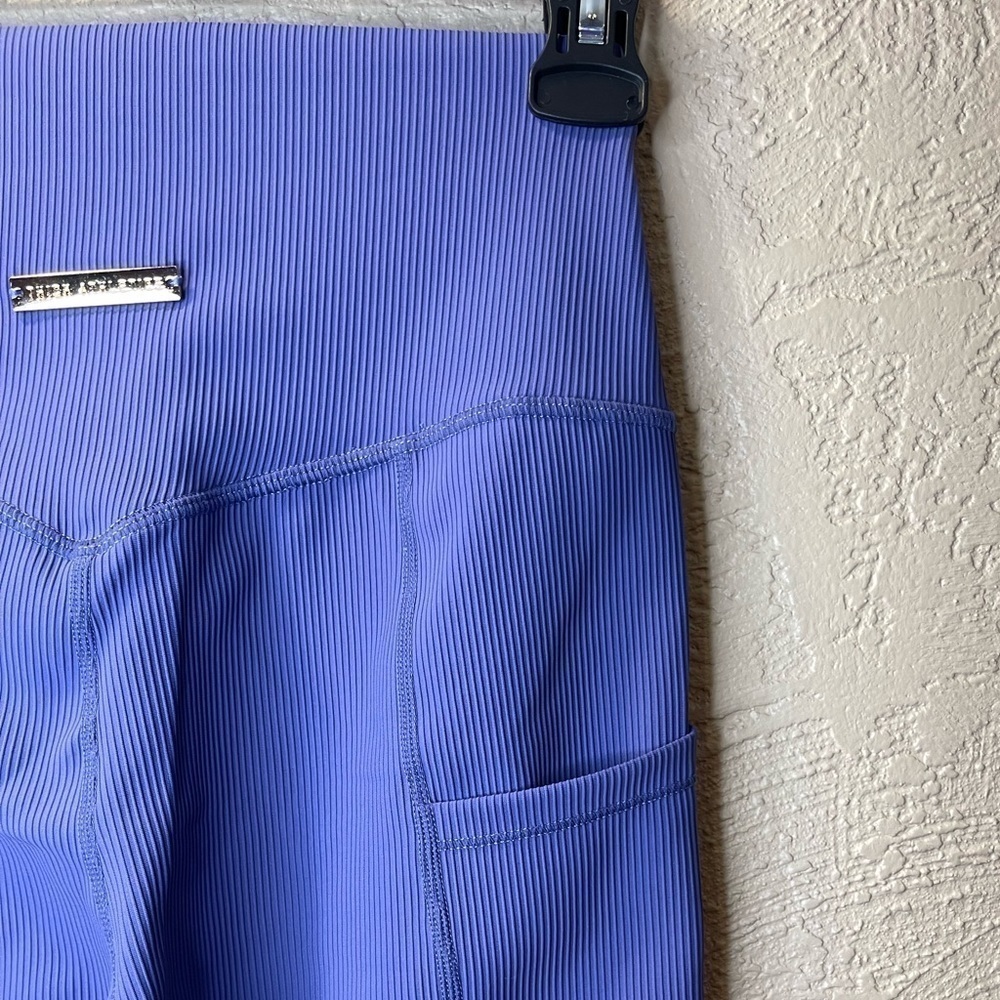 Thick Athletics LUX Ribbed On-the-Move Purple Leggings Side Pockets - Picture 7 of 12